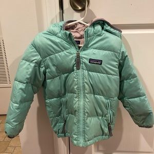 Used Patagonia Hi Loft Puff Sweater coat size 3T in teal
